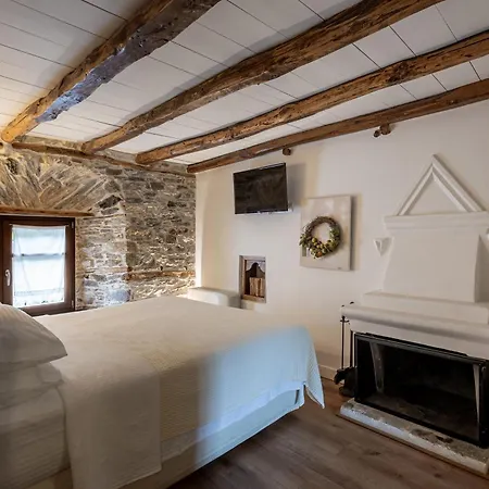 Mountain's Secret Mourésion